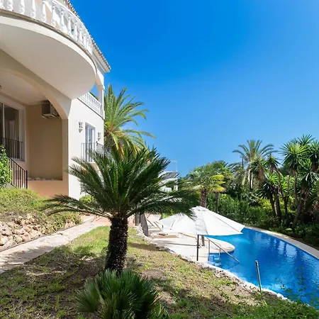 4 Bdrm Andalusian W Cinema & Sea Views Appartement Marbella