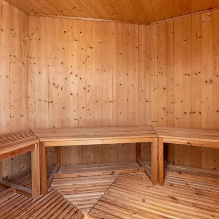 4 Bdrm Andalusian W Cinema & Sea Views Appartement