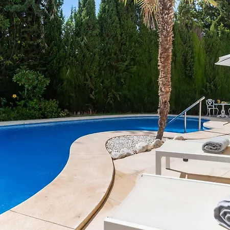 Apartment 4 Bdrm Andalusian W Cinema & Sea Views Marbella