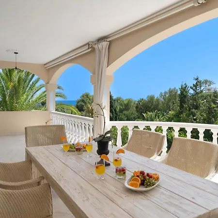 4 Bdrm Andalusian W Cinema & Sea Views Marbella