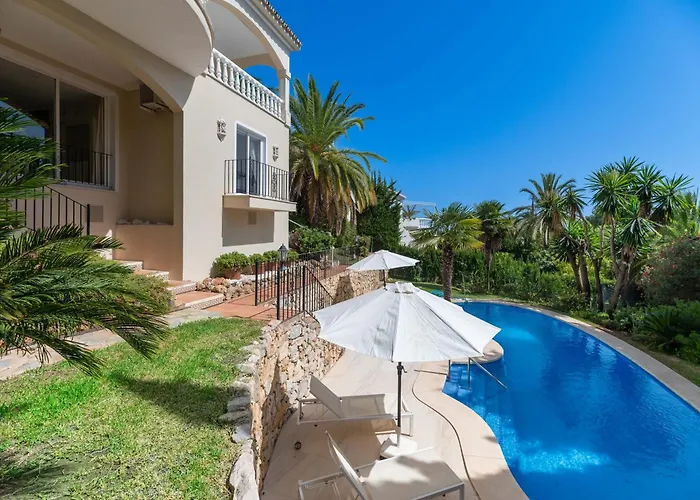 4 Bdrm Andalusian W Cinema & Sea Views マルベーリャ