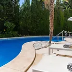 Apartment 4 Bdrm Andalusian W Cinema & Sea Views Marbella