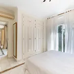 4 Bdrm Andalusian W Cinema & Sea Views