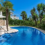 Apartment 4 Bdrm Andalusian W Cinema & Sea Views
