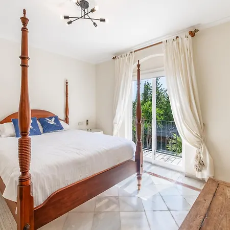 4 Bdrm Andalusian W Cinema & Sea Views Appartement Marbella